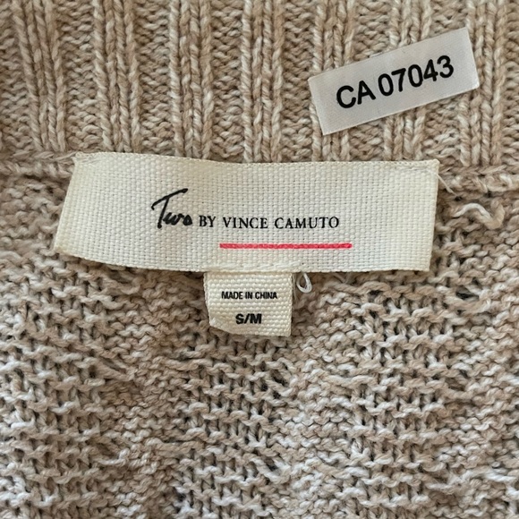 Two by Vince Camuto Poncho - Picture 3 of 3